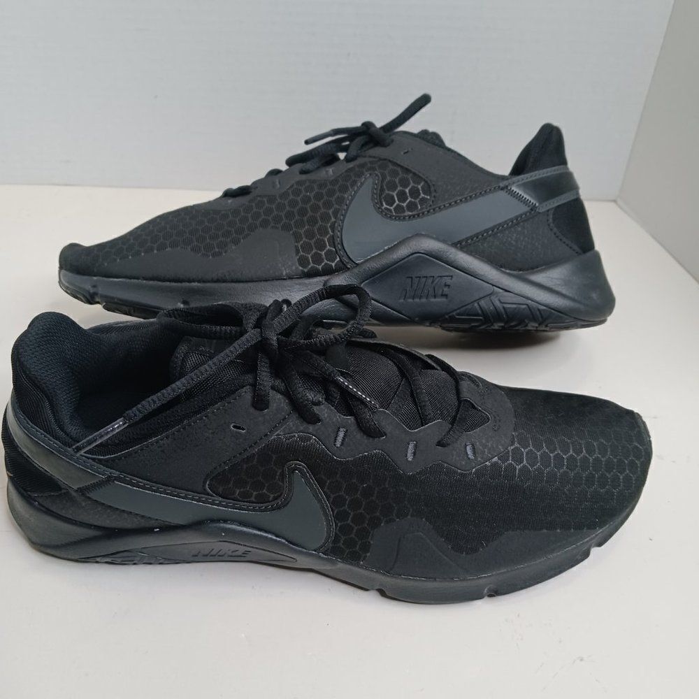 Nike Legend Essential 2 Men's size 10.5M Training Sneaker